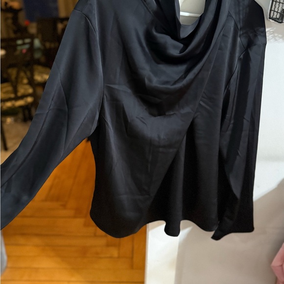 H&M Black Long Sleeve Blouse - Picture 2 of 2